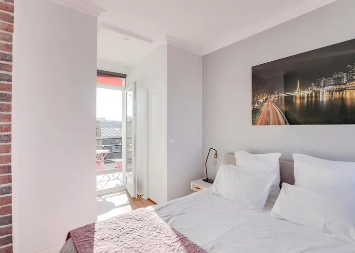Eiffel Tower View + Terrace Saint Germain Des Pres Parijs
