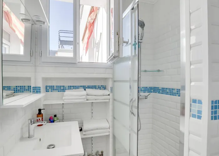 Eiffel Tower View + Terrace Saint Germain Des Pres * Párizs